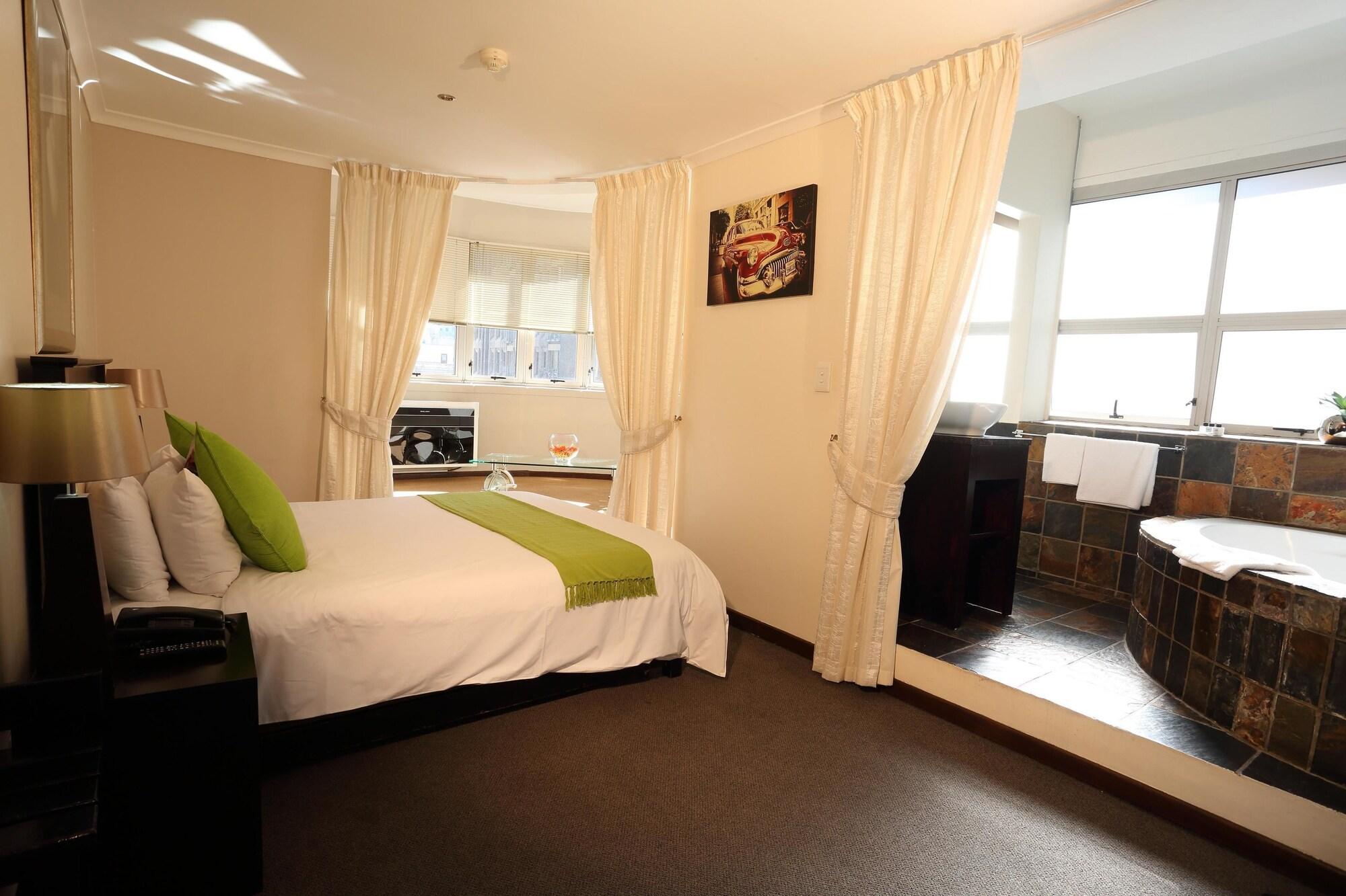Cape Diamond Boutique Hotel