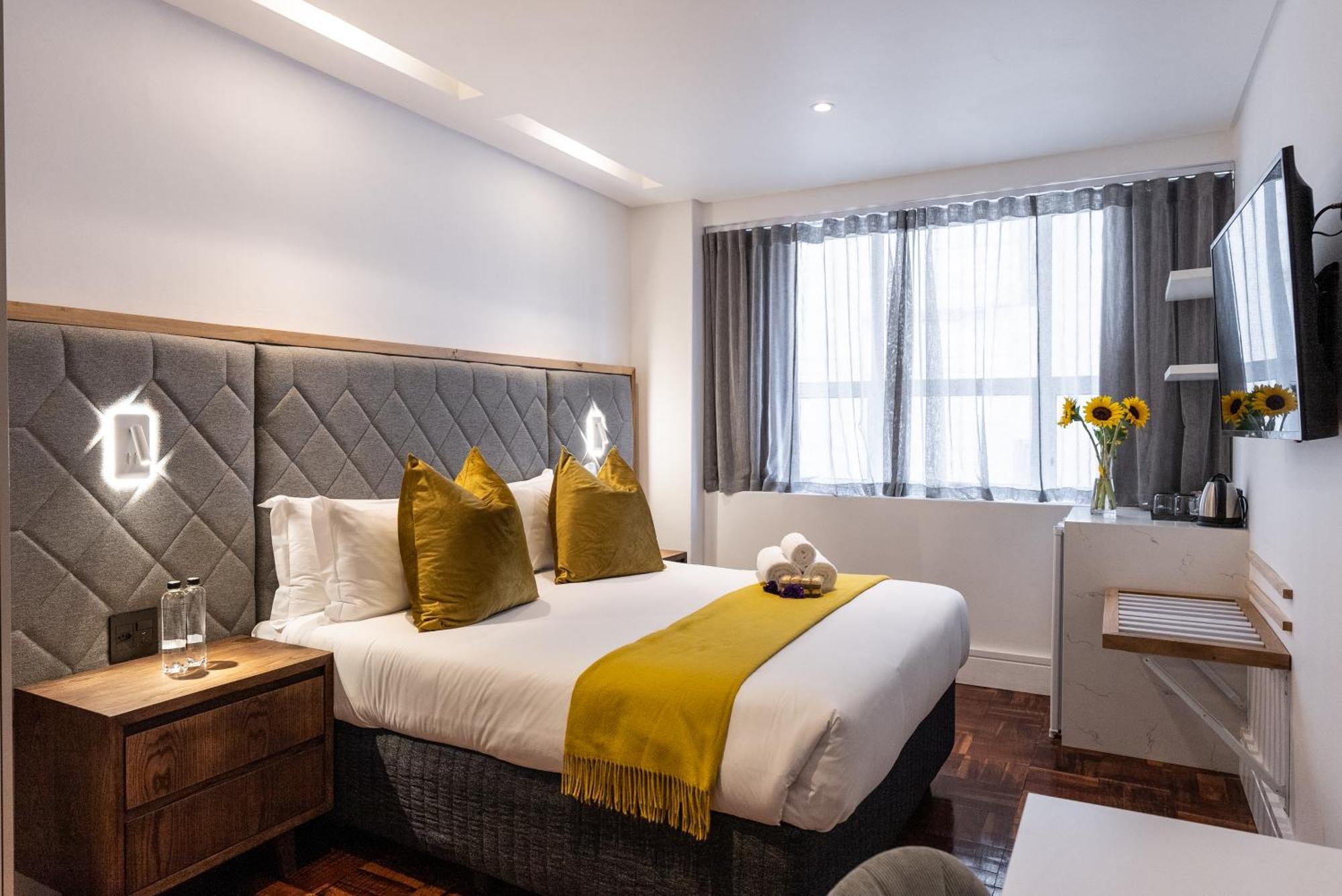 Cape Diamond Boutique 3*