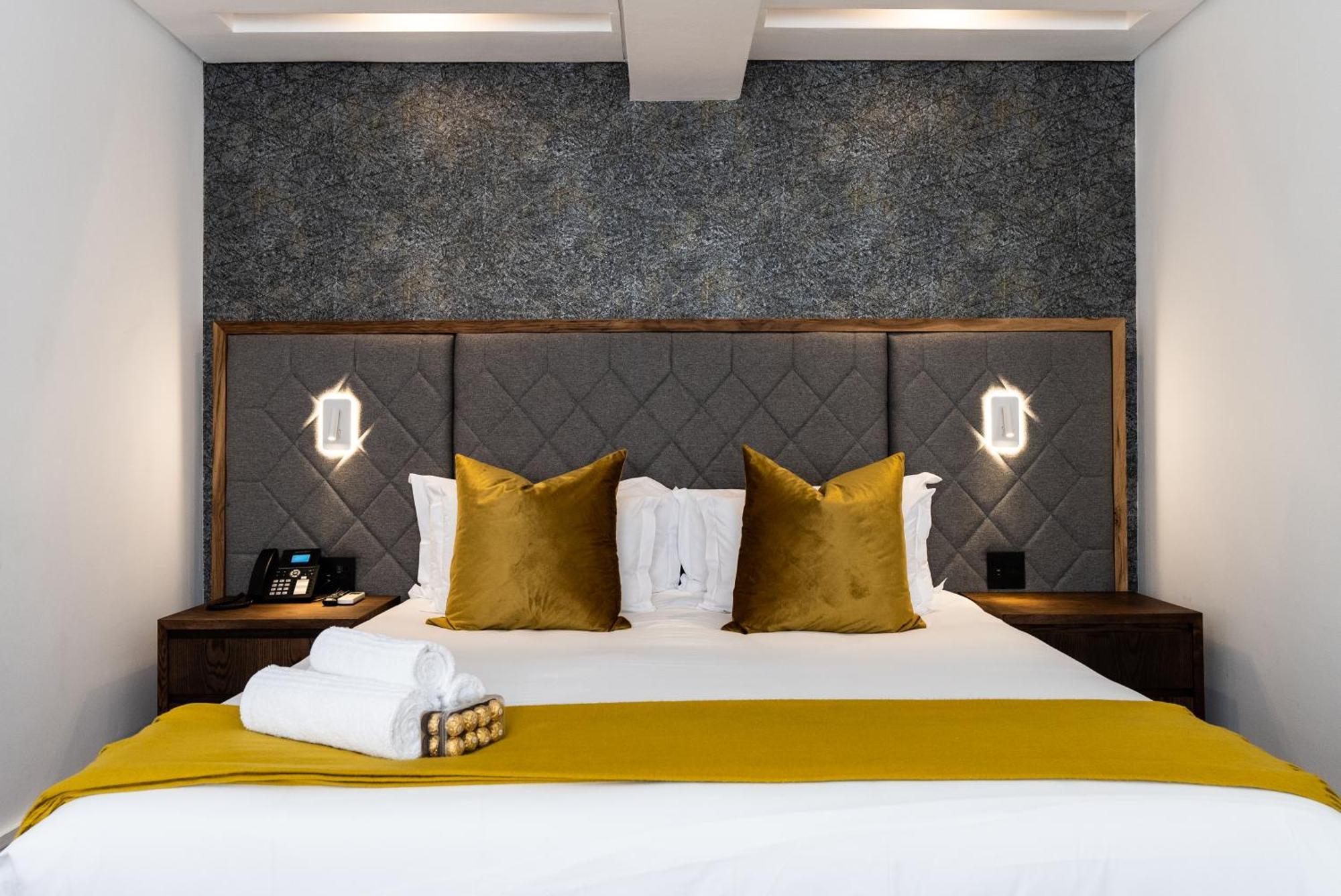 Cape Diamond Boutique 3*